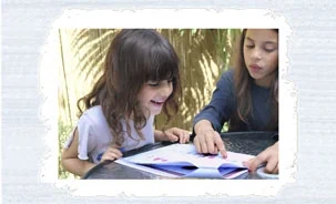 ילדה לומדת לקרוא